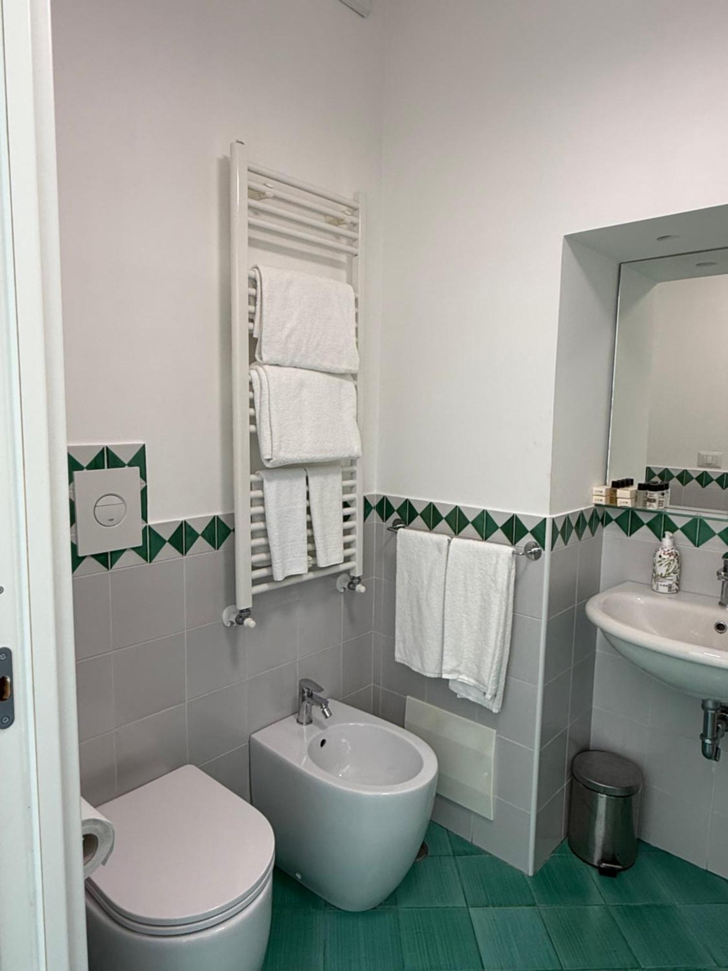 Casa Gabriella - Amalfi Coast - Free Parking - Full Sea View Vietri Exterior foto